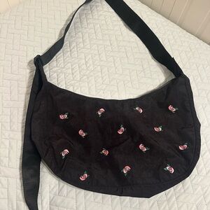 Black Floral Embroidered BAGGU Bag